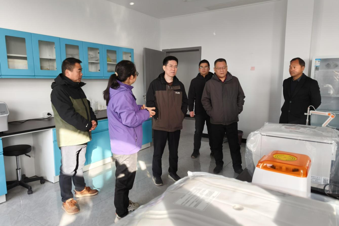 定方向 聚主业 促发展——集团董事长杨小明一行调研农谷种业公司